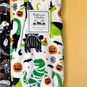 White Dinosaur Halloween Luxury Fleece Throw Blanket - Black, Green, Orange